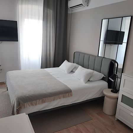 Agostini - Self Check-In Studios - Free Gated Parking On Site Rijeka Extérieur photo